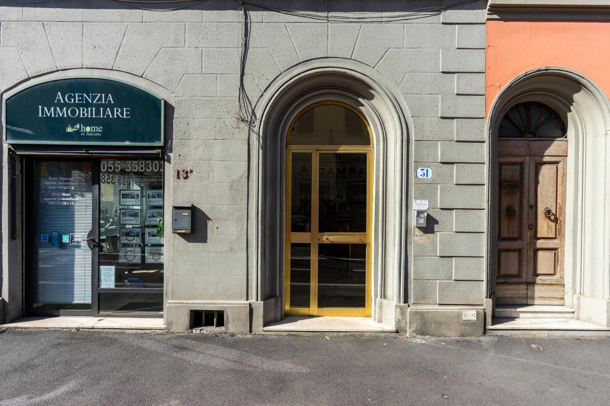 Toselli With Terrace Apartment