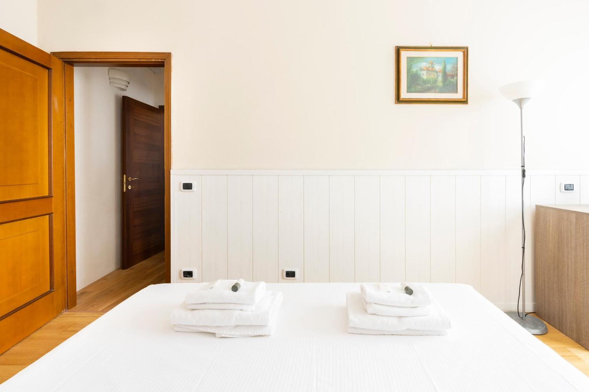 Toselli With Terrace Apartment *